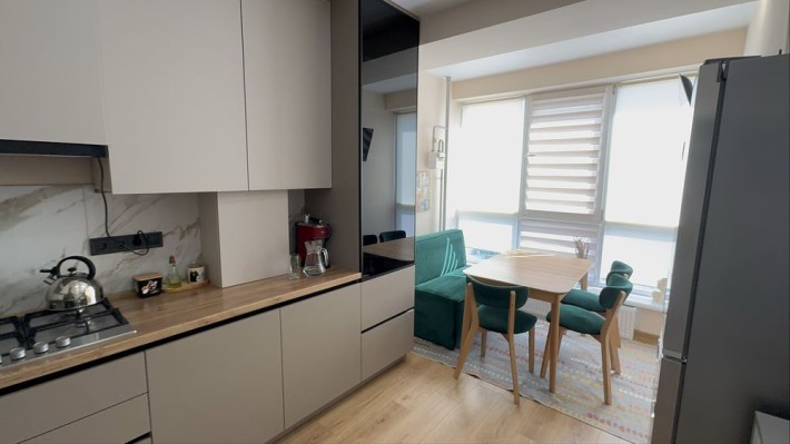 Продаж 2-к квартира центр Вишневого з ремонтом - фото 1