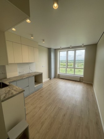 Продам 1к квартиру з новим ремонтом, є гардеробна, газ 56500 $ - фото 1