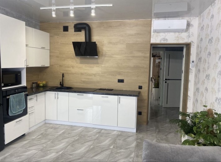Велика 2 к квартира з ремонтом , МІНІМАЛЬНЕ ОФОРМЛЕННЯ - фото 1