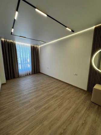 2 - кім. квартира з ремонтом в центрі, ЖК А5, вул. Південний Бульвар - фото 1