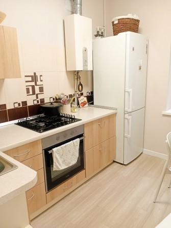 Продажа 2-комнатной квартиры, ЦГ район, ул. Первомайская (В. Кобзаря), с отличным ремонтом и мебелью - фото 1