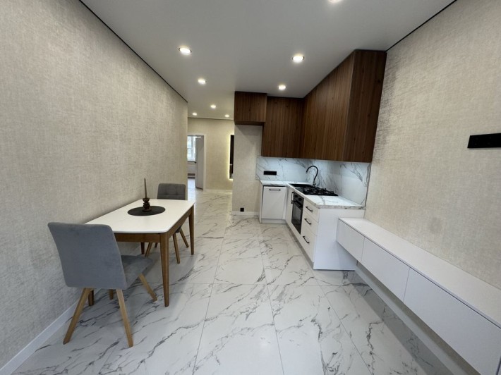 Продаж 2к квартири з новим сучасним ремонтом ЖК Молодість - фото 1
