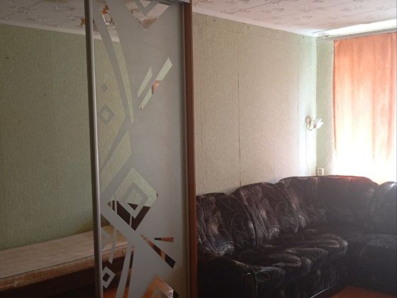 Продається 1 кімнатна квартира (гостинка) Кременчуг