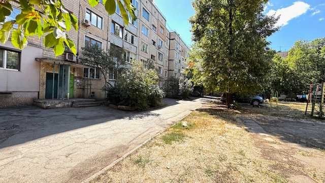 Продам однокімнатну чешку в Центрально-Міському районі - фото 1
