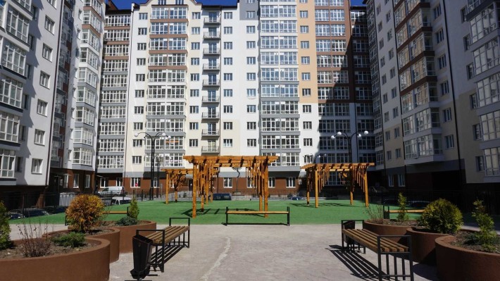 ЗДана, Центр,2кімн.,Центр, 60м.кв., Бандери-Сахарова - фото 1