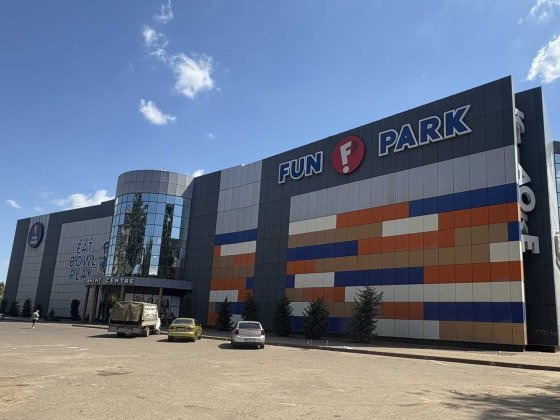 Продам 3-х кімн. квартиру 2/4 СУПЕР  ЛОКАЦІЯ- 95 квартал- пр. Гагаріна Кривой Рог