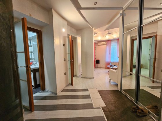 Сталинка 80 кв.м. с автономкой, пр. Университетский (Гагарина) Кривой Рог