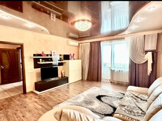 Продам 2-кімн.кв. по Небесній Сотні, 27-б, центр Кременчуг