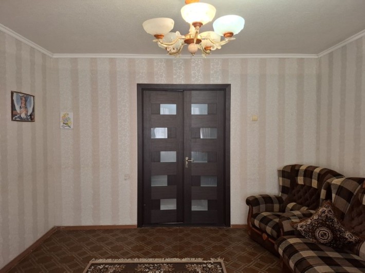 Продам 2х кімнатну на 5 Зарічному ( Бродвей) - фото 1