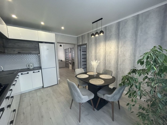 Продаж 3 кімн квартири , вул Різдвяна - фото 1