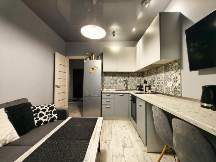 Продаж 1-к квартири з Ремонтом і Видом на Центральний Парк - фото 1