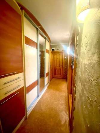 Продам 3-к.кв. в районі автовокзалу , вул. Вишиванки (Орлова) - фото 1