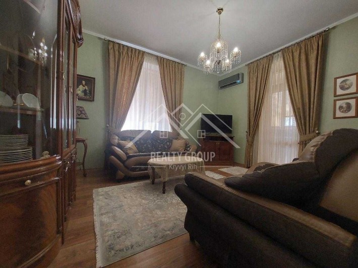 Продаж гарної 3к “сталінки” з автономним опаленням по пр.Гагарина - фото 1