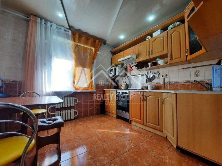 Продаж 3-к з меблями та ремонтом, Крес ,ЄВідновлення - фото 1