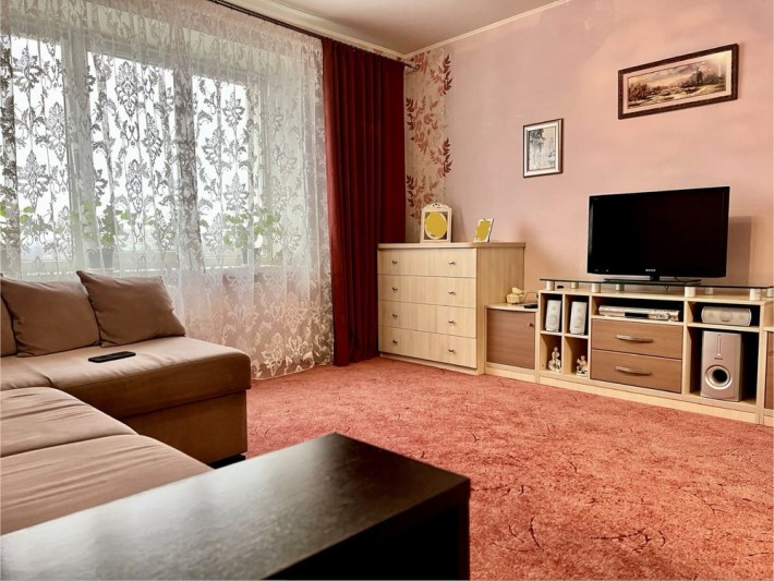 Продаж 2к, центральна частина міста, 6/9, цегла - фото 1