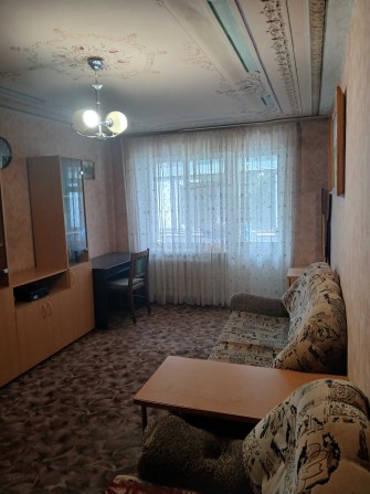 Продам квартиру с окремими кімнатами на середньому поверху. - фото 1