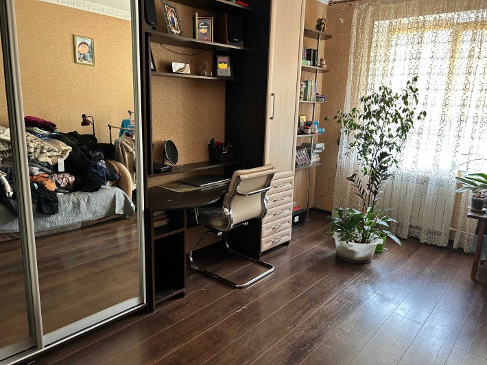 Продам 3-х комнатную квартиру - фото 1