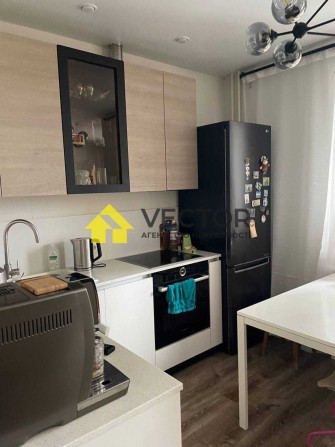 Продаж квартири з ремонтом у центрі міста. Поверх 2/5 - фото 1