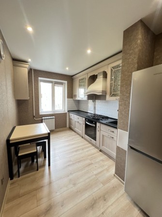 Продам 3-х кімнатну квартиру з хорошим ремонтом - фото 1