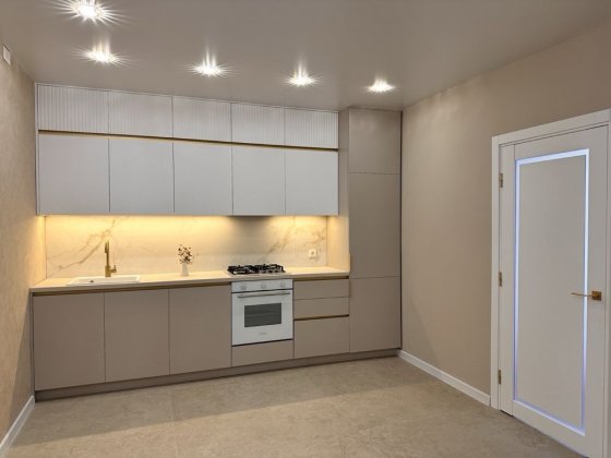 Продається 2 кімнатна квартира + кухня-студія по вул. Київська Тернополь