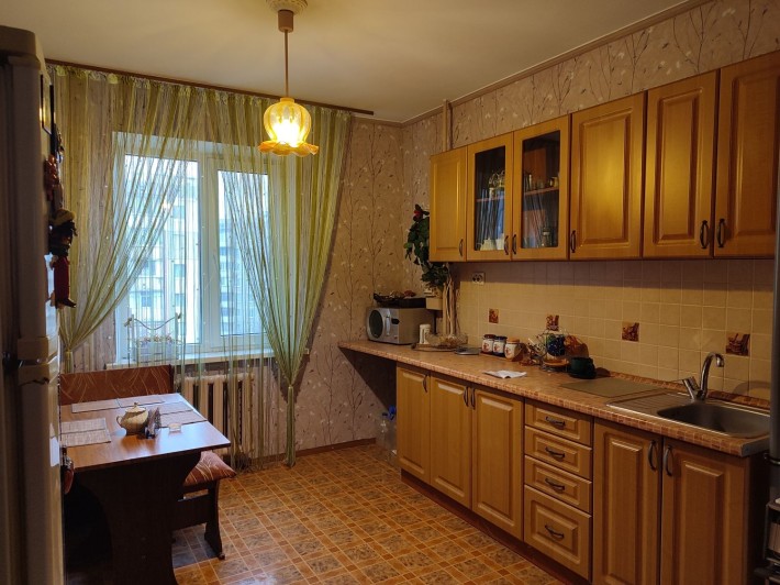 Продам 4- кімнатну квартиру на Таврійському! Без ріелторських. - фото 1