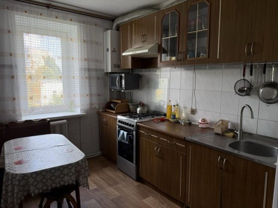 Продаж 3-кімнатної квартири в буд. 2000-х р. з автономним опаленням Ровно
