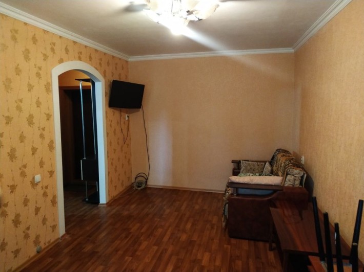Продам 1 кімнатну Бл.Центр (р-н 5 школа) - фото 1