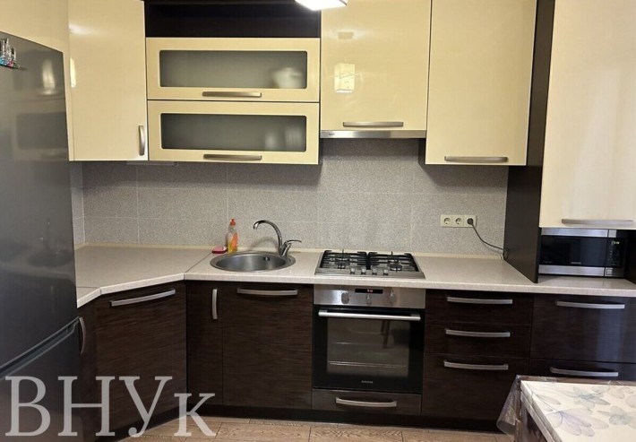 продається квартира Дружба, вул. Тролейбусна, - фото 1