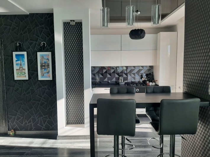 Продам 1 ком с АО, Заливная, Парковая Зона, Закрытый двор, Парковка - фото 1