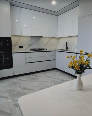 Продаж 2к квартири 71 кв. м на вул. Курбаса Леся - фото 1