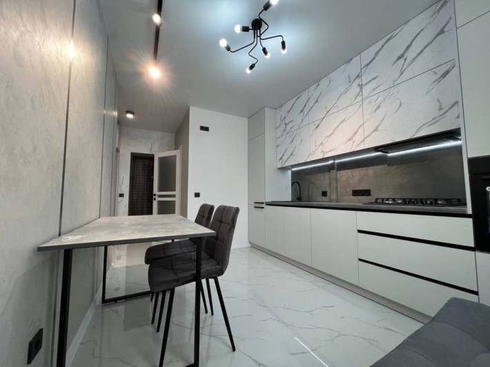 Продаж! 2-км НОВОБУДОВА з сучасним РЕМОНТом - фото 1