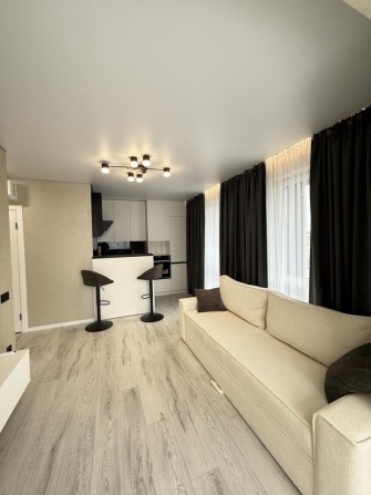 Продам квартиру з дизайнерським ремонтом - фото 1
