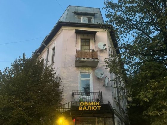 Продається 2х-кімнатна квартира в Центрі. Черновцы