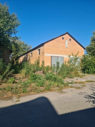 Продам комерційну нерухомість з ділянкою - фото 1