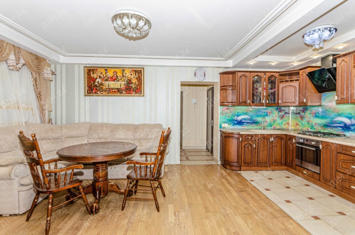 3-х кімнатна квартира, 80 кв.м. Центр, Листопад, ОЦЕВУМ - фото 1