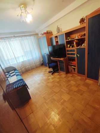 | Продається 3-кімнатна квартира в центрі міста 2 поверх - фото 1