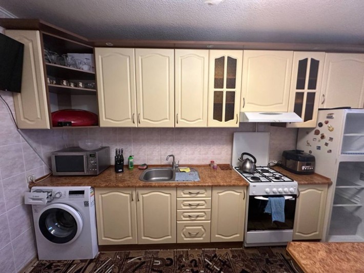 Продам 3 кімнатну квартиру на Металургів . - фото 1