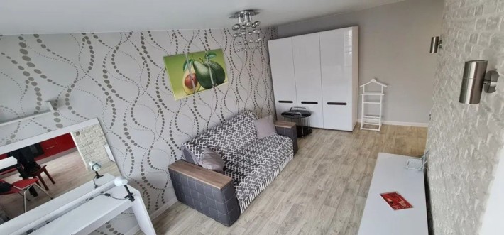 Продам стильну 1-кімнатну студію в центрі Полтави — вул. Соборності - фото 1