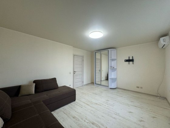 Продаж/1-кімнатна/ 43 м2 Ужгород