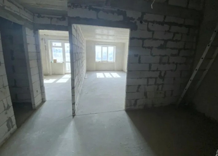 Велика квартира по низькій ціні за м2 - фото 1