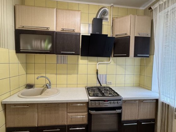 Продаж просторої трьохкімнатної квартири  Самоквасова з ремонтом! Чернигов