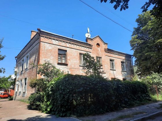 2-кімнатна Сталінка в центрі з гаражем Черкассы