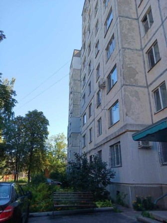 3-кім кв. на 4 пов. в 9 поверховому будинку р-н Д - фото 1