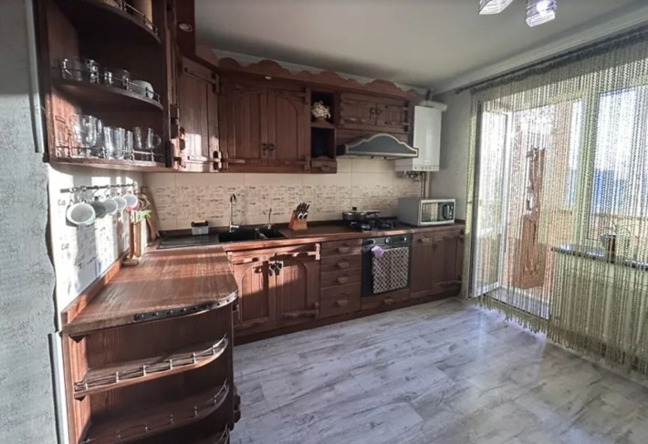 Продаж 3к квартири 99.3 кв. м на вул. Євгена Коновальця - фото 1