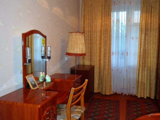 4-х к. кв. 700 річчя, р-н Депот Центр 3 пов. не кутова, на дві сторони