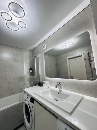 Продам 2-х кімнатну квартиру в ЖК Лагуна 96000 $ - фото 1