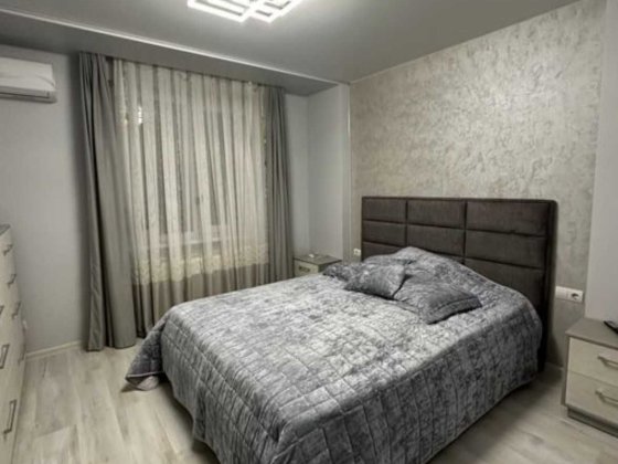 Трикімнатна новобудова р-н ТРЦ "Майдан" Черновцы