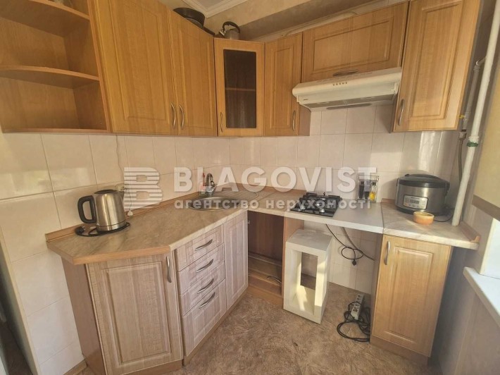 Продаж квартири Верховної Ради бул., 24, 2кімн., 46кв.м - фото 1