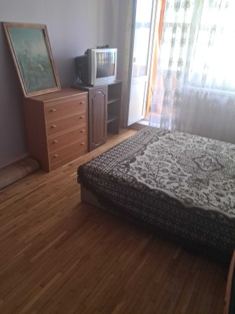 Продам 3 кім на 8 березня - фото 1