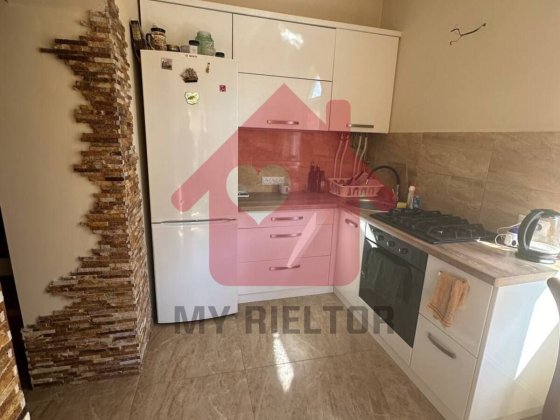 Продаж великої квартири по вул.Українська Ужгород